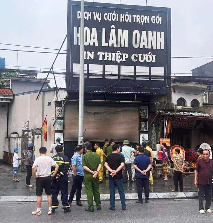Cháy cửa hàng hoa ở thị trấn Thanh Miện làm bé trai 12 tuổi tử vong